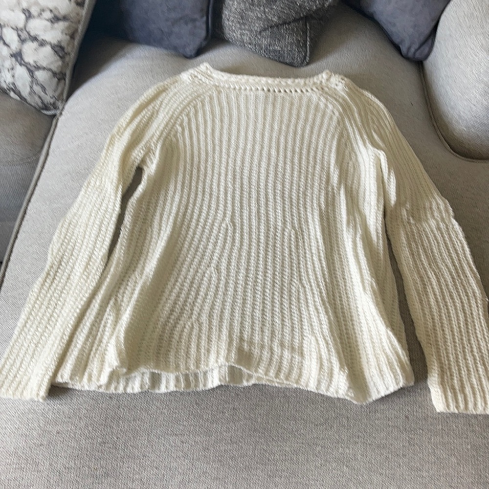 Hinge sweater